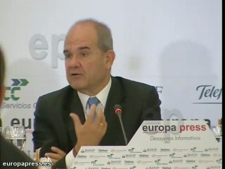 Chaves rechaza terminar con función pública