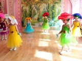 Танец цветов в спектакле Дюймовочка в Детском саду Солнышко