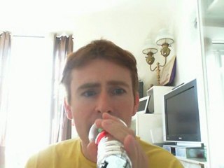 Wiwi égratigne "are you man enough"