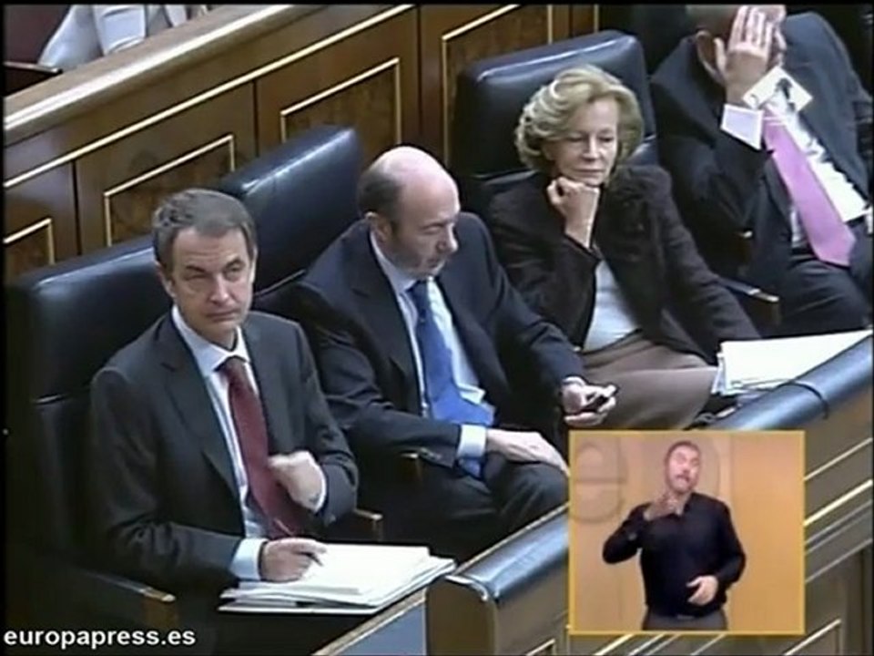 Rajoy carga contra la gestión de Zapatero