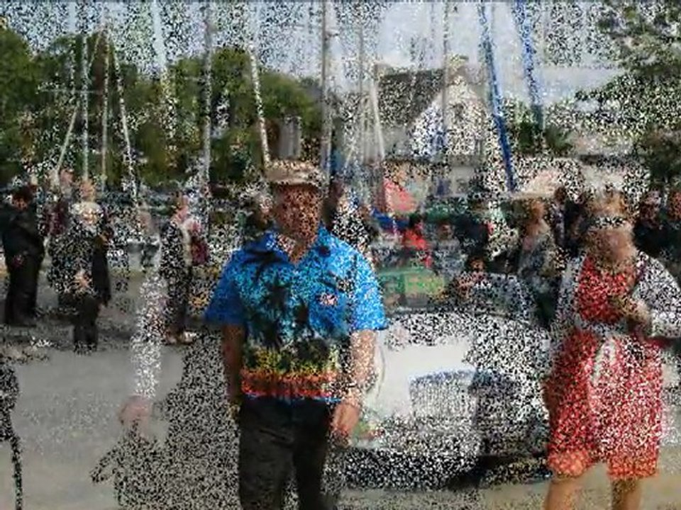 Tour de Bretagne des vieilles voitures 2011 - Vannes - 2/3.wmv