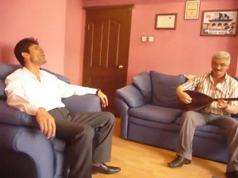 Celal EKER&Cemalettin KARAKOÇ (sokak arasında yaylayama dım türküsü refik BAŞARAN)