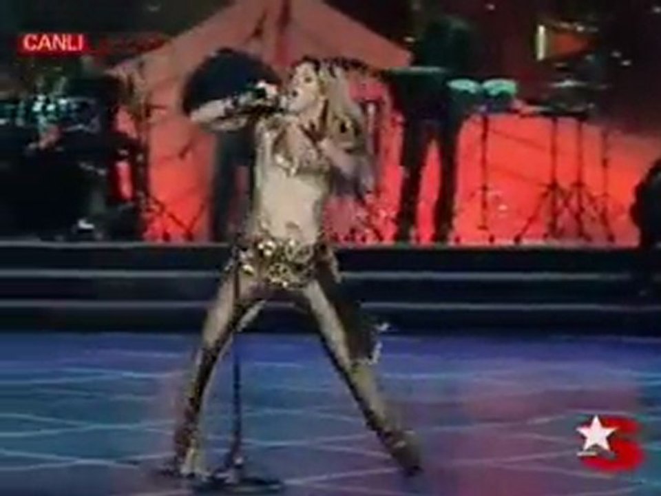 Shakira - Ojos Asi in İstanbul