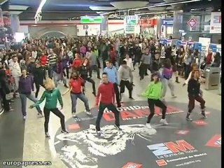 "Flashmob" de baile en el metro de Madrid
