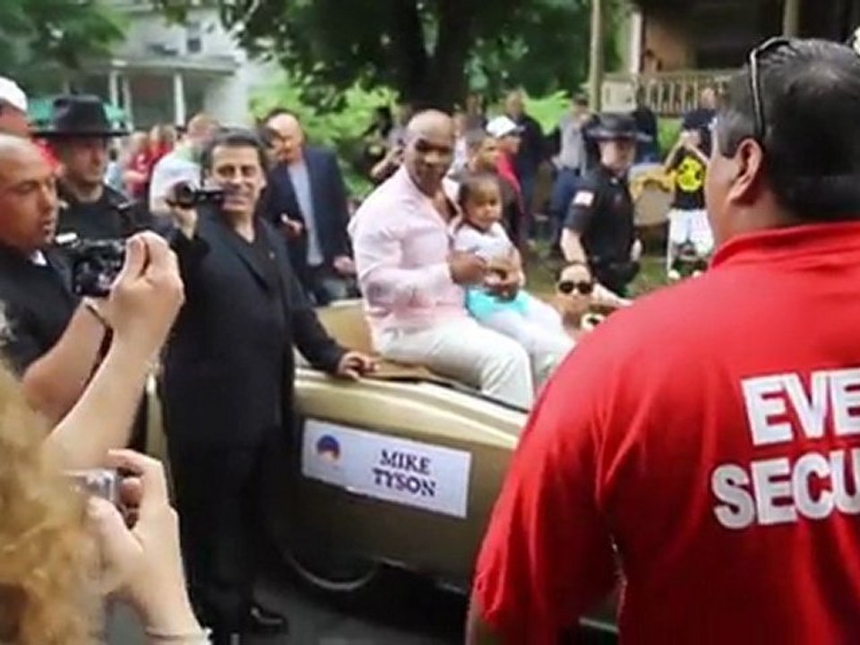 Exklusiv: Mike Tyson weinte