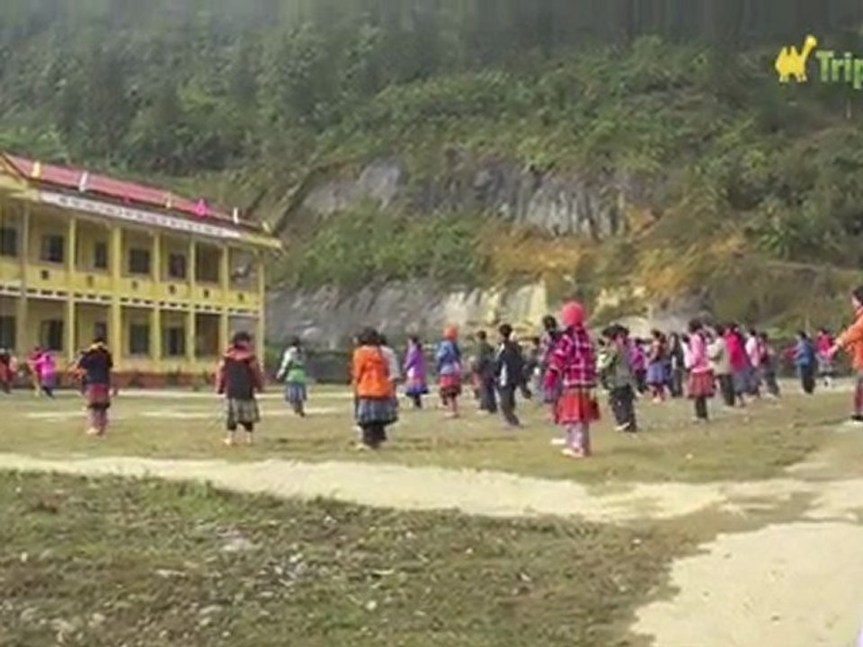 Cours de gym dans un collège du Nord Vietnam