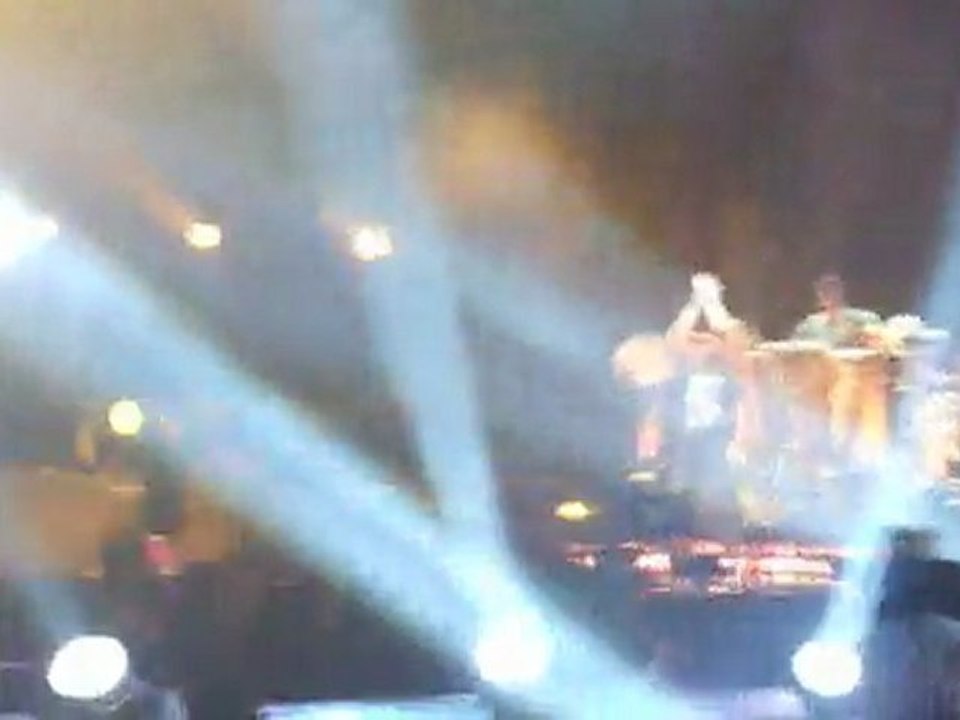 Shakira Ojos Asi live Bercy Paris 14.06.11 Vidéo Dailymotion