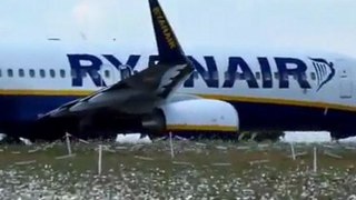 Take off boeing 737 RYANAIR Limoges airport with ATC [HD]