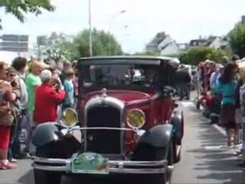 La Trinité sur mer - Tour de Bretagne 2011 des véhicules anciens part.2
