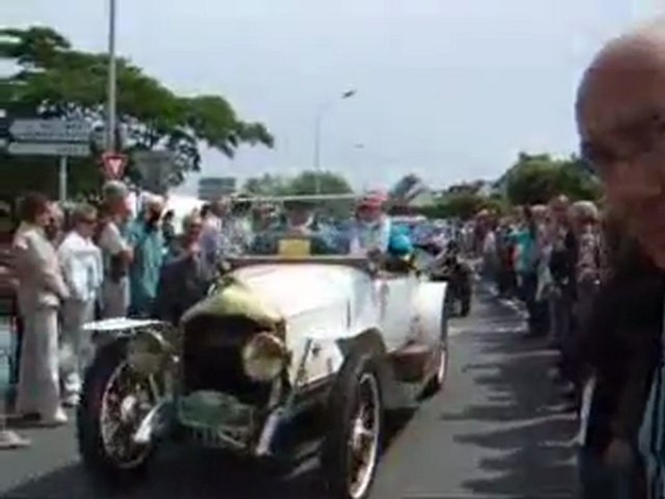 La Trinité sur mer - Tour de Bretagne 2011 des véhicules anciens part.3