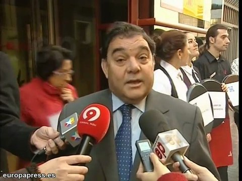 Camareros contra prohibición de fumar en bares