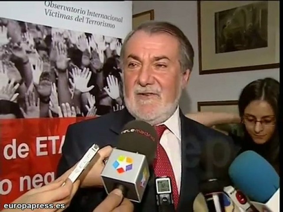 ETA estará en las municipales y "ayudará" a Zapatero