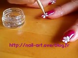Nail art : hibiscus du printemps
