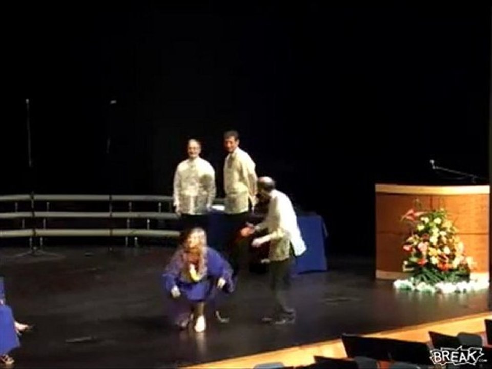 Chick ist Graduation Faceplant Fail