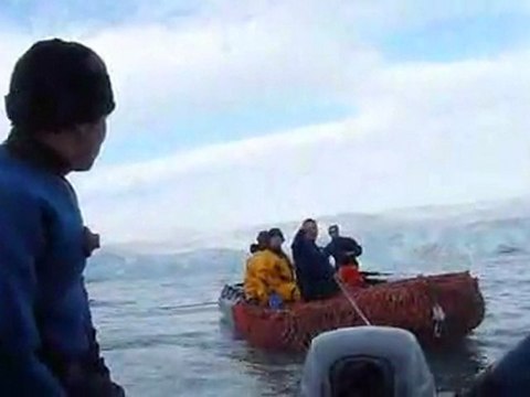 Remolque de gomón - buzos en la Antártida