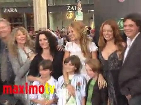 Blake Lively GORGEOUS at GREEN LANTERN World Premiere