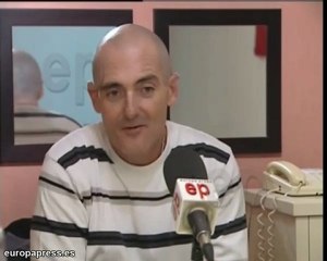 Acusado de asesinato en libertad