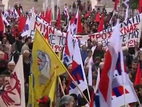 Премьер Греции ищет поддержки мер экономии