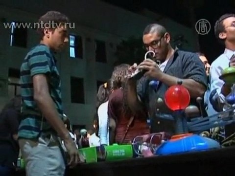 Наблюдать лунное затмение из эпицентра революции