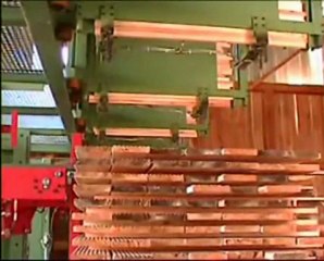 Timme Stapelautomaten GmbH - Spezialstapelmaschine hinter REX Hobelmaschine