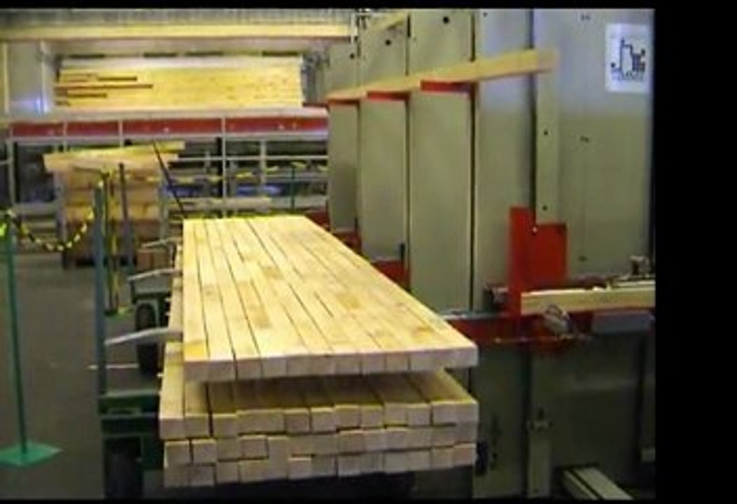 Timme Stapelautomaten GmbH - Spezialstapelmaschine hinter Keilzinkenanlage