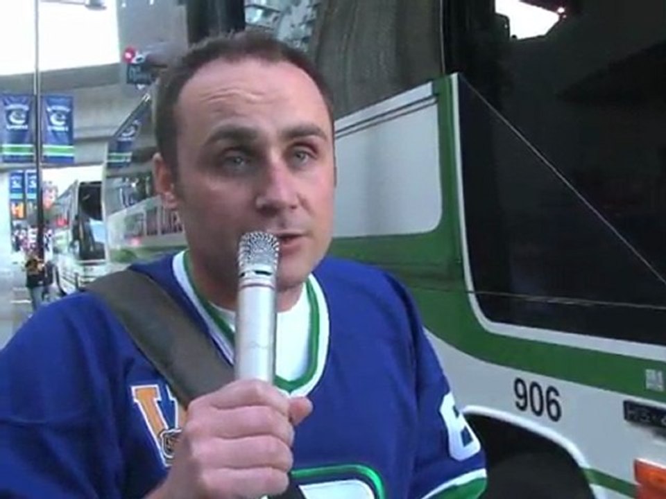 Riot erupts in Vancouver after hockey loss