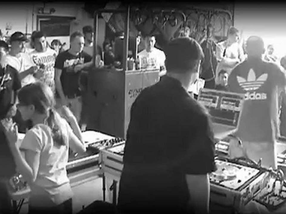 Visual -- "Never Sold Crack" live w/ DJ Asiatic @ "iLLFest 2010" May 31, 2010