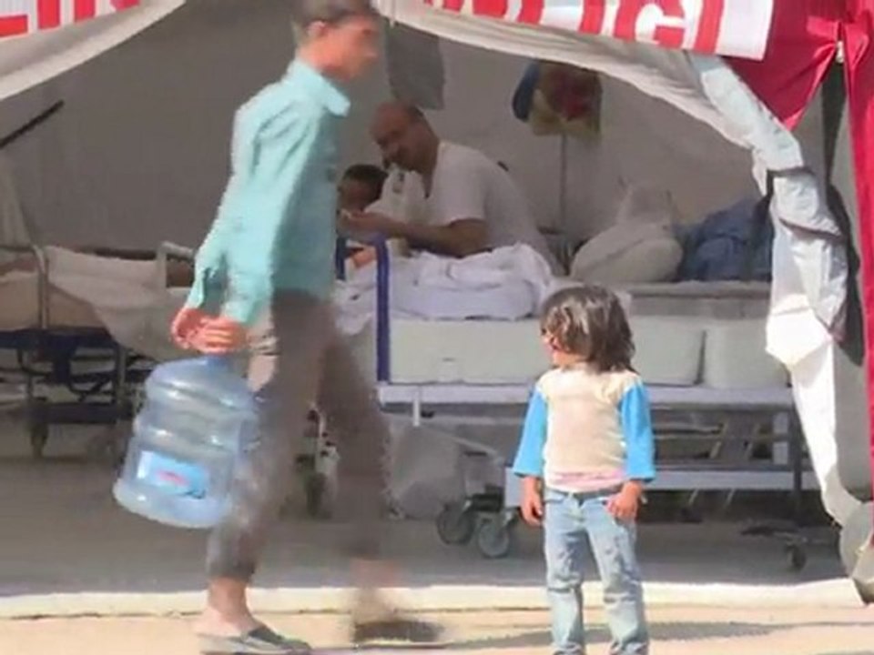 Turkey steps up aid effort on Syria