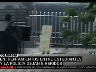 Enfrentamientos entre policías y estudiantes en Colombia