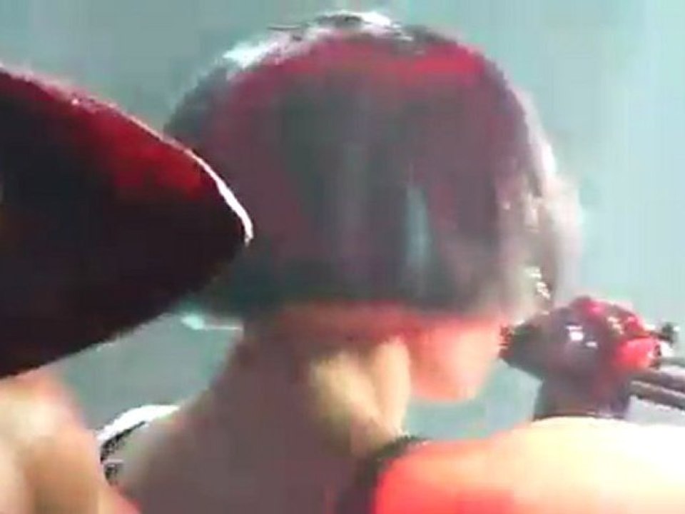 Lady Gaga -Born this way Paris au 1515 en showcase (vidéo)