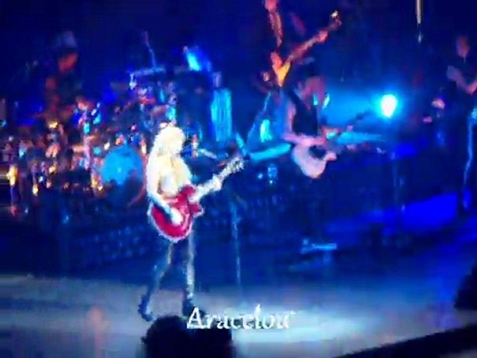 Shakira _ Paris Bercy 14 Juin 2011