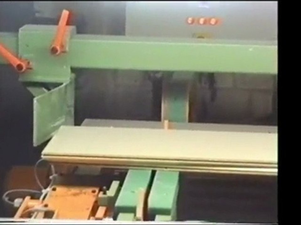 Timme Stapelautomaten GmbH - Spezialstapelmaschine vor Kantanlackierung