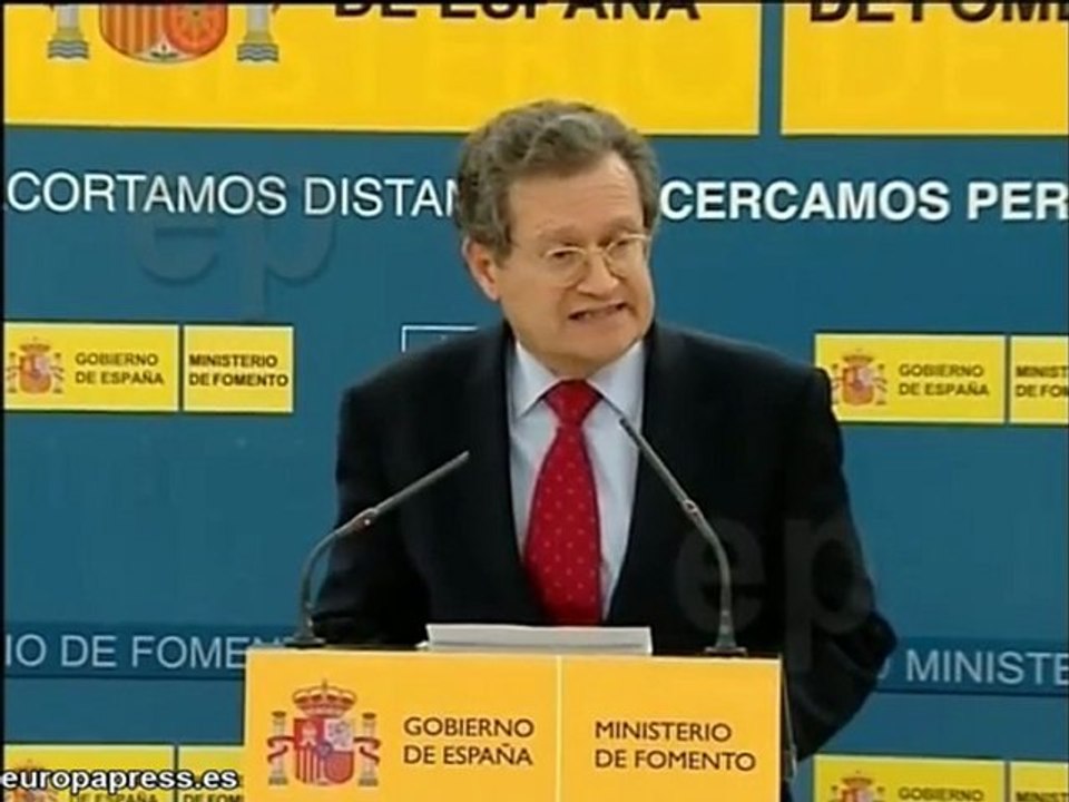 AENA pide a los controladores que dejen el paro