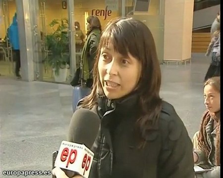 Viajeros escogen el tren para llegar a sus destinos