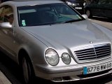 Je cherche une voiture mercedes clk grise occasion bon état