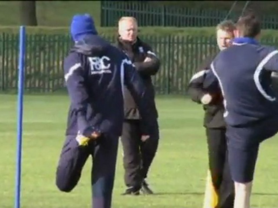 Trotz Fanproteste - Villa holt McLeish