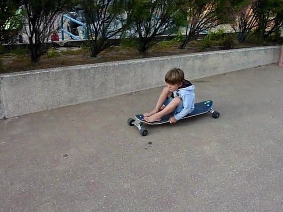 20110612 Nico skate Lacanau