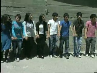 Halaylı karne dağıtımı