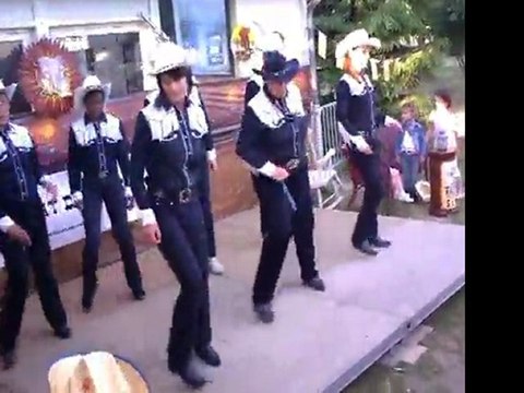 Centre de loisirs Les Bruyeres - COWBOY HAT DANCERS