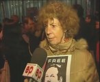 Cientos de personas piden la libertad de Assange