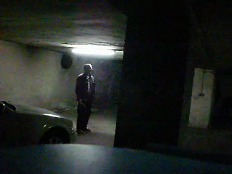 maxidesparramecerebral en la cochera de casa