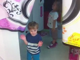 A peine on entend de la musique qu'on dance