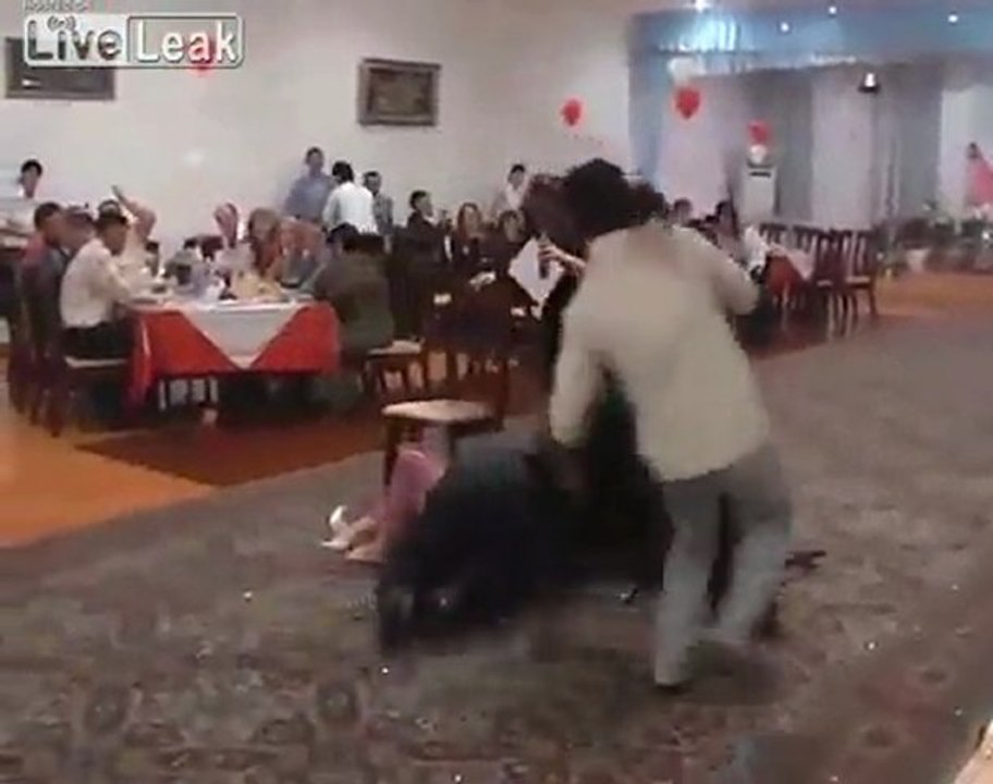 Russische Hochzeit - Touch Down mit einer Frau. Fail