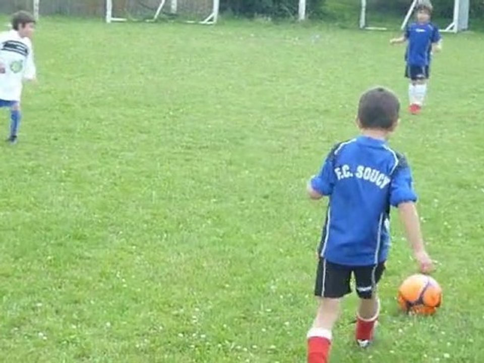 A.C.O. Thorigny/Soucy U9 et U7 : Plateau à Thorigny sur Oreuse (11/06/11)