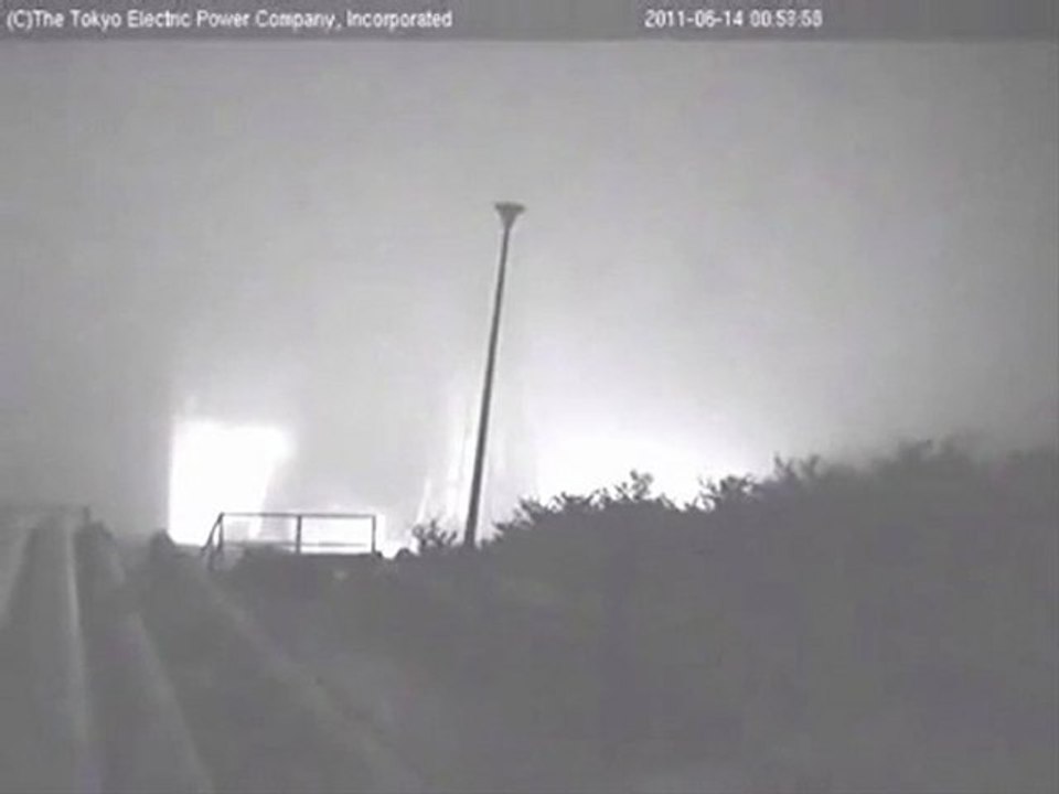 Fog generation that shines in the vicinity of the third unit in the first nuclear plant in Fukush,Japanima on June 14