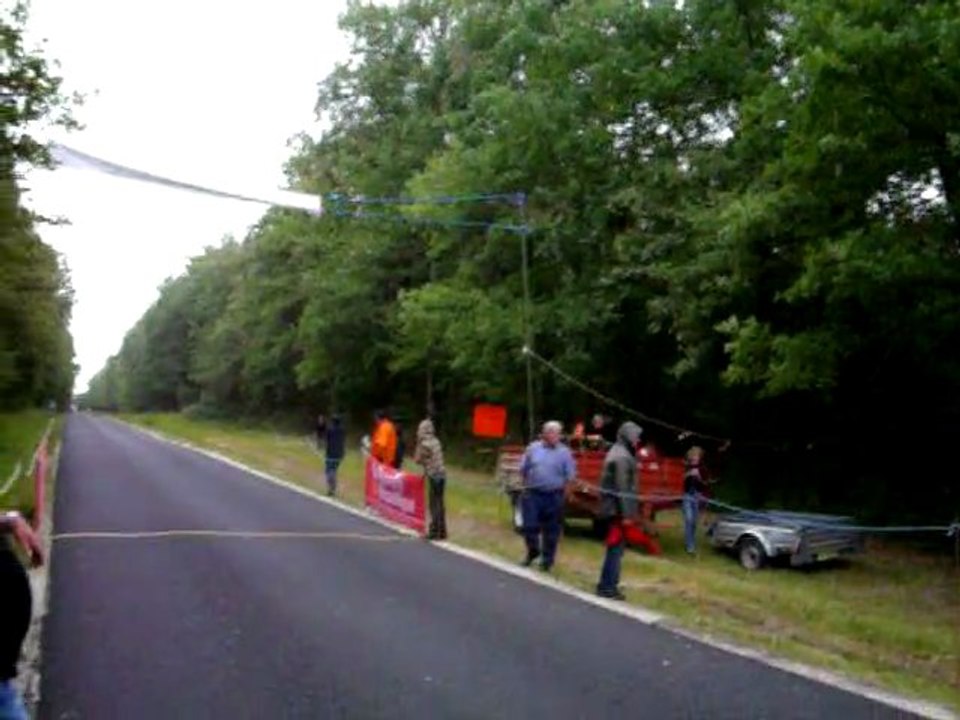 Azay sur Cher (Ufolep) le 18 juin 2011 - arrivée U1 / U2