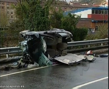 Una mujer herida en un accidente de tráfico