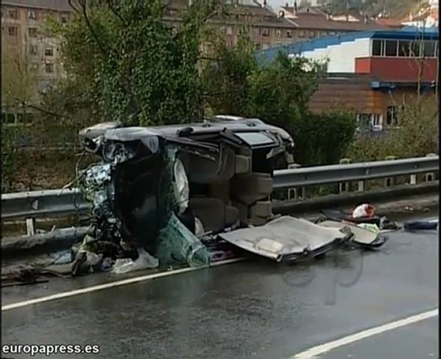 Una mujer herida en un accidente de tráfico