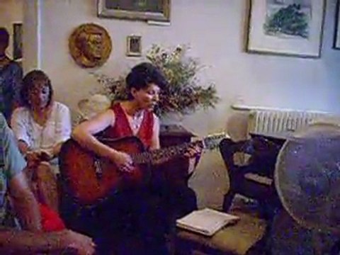 LIDIA PETRESCU canta la Cenaclul Universul Prieteniei