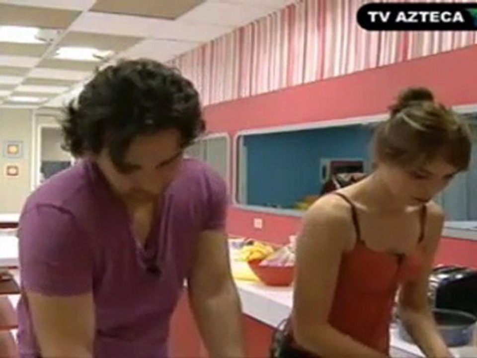 Esme y Johnny Mi amor nuestra primera lavada de platos juntos 1 3